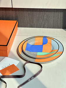 Assiettes de présentation et assiettes plates en porcelaine, style nordique, best-seller pour la décoration intérieure - Product Image 4