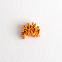 Pendentif de boîte de personnalité rétro de Station indépendante avec conception creuse transparente en cuivre accessoires de géométrie fermée ouvrable bricolage
