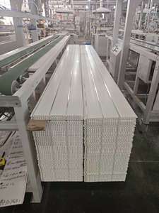 <span class=keywords><strong>Plafond</strong></span> suspendu en PVC ignifuge 250*7/8mm, facile à installer, vente en gros directe usine Chine, pour rénovation économique - Product Image 3