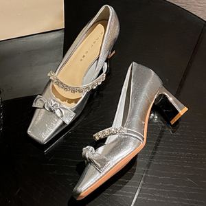 Zapatos de Tacón Alto de Cuero Dorado para Novia, Estilo Chino, Color Champán, con Sofisticación y Antideslizantes, para Bodas de Verano - Product Image 2