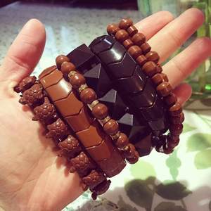 Bracelet de pierre de <span class=keywords><strong>massage</strong></span> magnétique en tourmaline naturelle pour les soins de santé des mains avec énergie de guérison pour soulager la douleur - Product Image 6