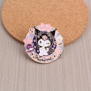 Huy hiệu bắt mắt với họa tiết kuromi, phù hợp với những người có ý thức thời trang Thành thẩm mỹ Gothic. - Product Image 6