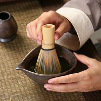 Service à thé traditionnel japonais écologique Matcha comprenant un bol avec bec verseur et un fouet cuillère à fouet bol à Matcha en céramique