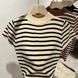 Top Corto a Maglia con Collo Alto, Abbigliamento Femminile, Maglietta a Maniche Corte Bestseller - Product Image 2
