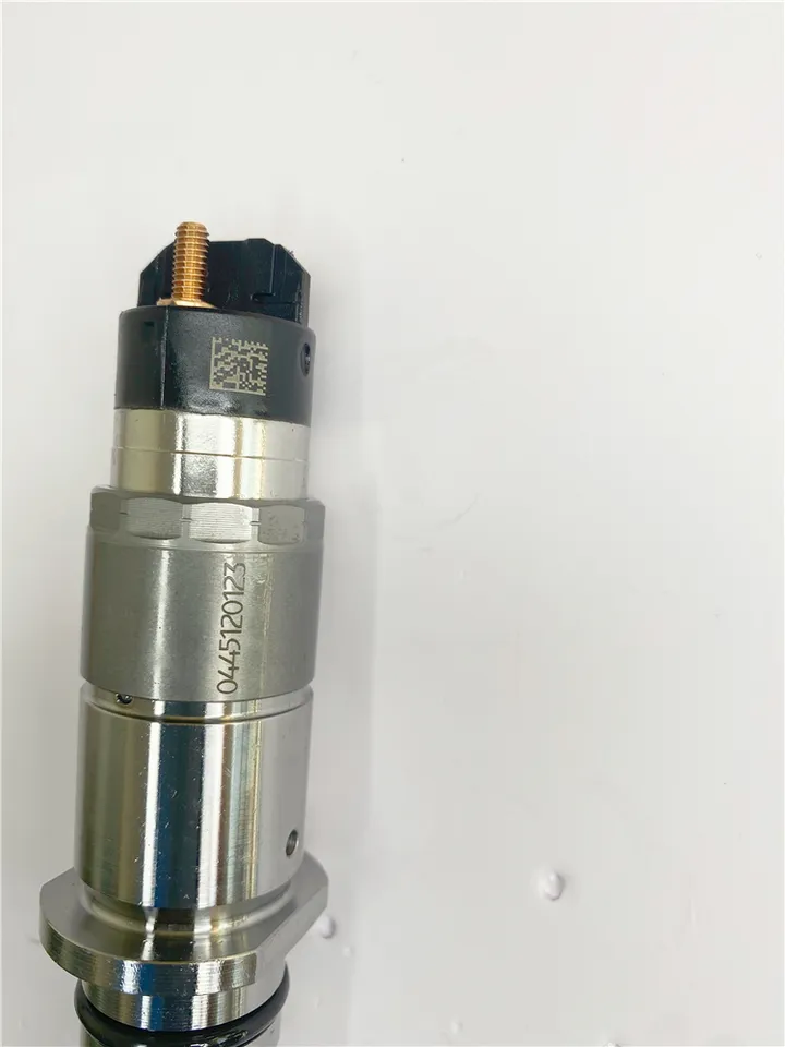 good price common rail assembly diesel fuel injector 0445120123 4937065 with nozzle DSLA140P1723 for Cummins ISDEe  Kamaz KAVZ