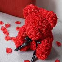 Ourson en roses romantiques avec fleurs décoratives, 40cm, fausses fleurs, pour un mariage