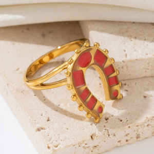 Fashion Celebrity Exquisite Light Luxury Metal <strong>Wedding</strong> Red U Shape <strong>Horseshoe</strong> 18k Gold Dainty Ring Stainless Steel Band - Product Image 3