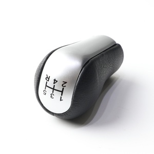 Pommeau de levier de vitesse en cuir argenté 5 vitesses adapté à la Toyota Corolla - Product Image 5