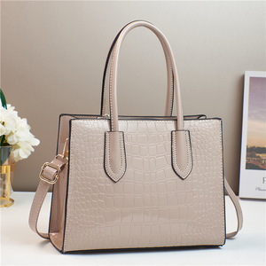 Bolsos cruzados de diseñador a la moda, de alta calidad, de piel sintética, con bordado, impermeables, bandolera, bolso de mano informal para primavera - Product Image 1
