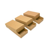 Caja de regalo de papel kraft, utilizada para envasar alimentos, ropa, etc., se puede personalizar según las necesidades.