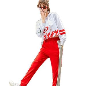 Yuehui nuovo stile da <span class=keywords><strong>donna</strong></span> primavera Casual felpe con cappuccio carino personaggio rosso modello 100% cotone felpa Streetwear Top fornitura all'ingrosso - Product Image 1