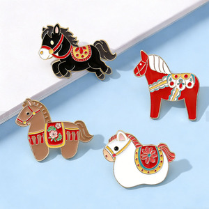 Lot <span class=keywords><strong>de</strong></span> Broches Émaillées Durables et Exquises en Forme <span class=keywords><strong>de</strong></span> Cheval avec Épingle <span class=keywords><strong>de</strong></span> Sûreté, Logo Personnalisé pour Cadeaux et Souvenirs <span class=keywords><strong>de</strong></span> <span class=keywords><strong>l</strong></span>'Année du Cheval - Product Image 1