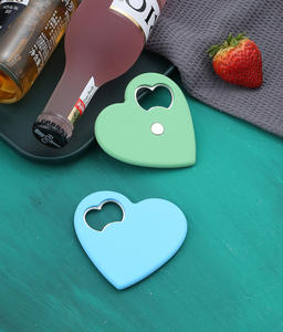 Abrebotellas de sublimación personalizado con forma de corazón para regalo de promoción, Abrebotellas con logotipo grabado con láser impreso - Product Image 4