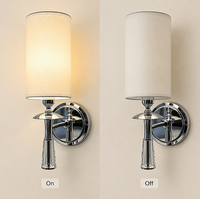 Applique murale moderne pour hôtel avec abat-jour en tissu et décorations en cristal, lampe murale chromée polie pour chambre à coucher, chevet, couloir