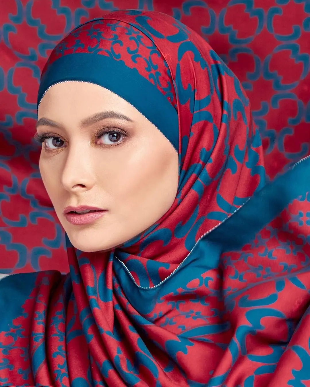 Custom high quality eyelash printed satin shawl luxury brand eyelash silk satin hijab