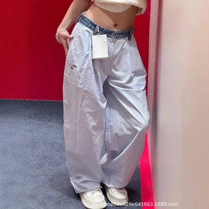 Pantaloni Casual Larghi in Denim Lavato con Inserti a Righe per Primavera Estate 2025 - Product Image 2