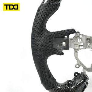 พวงมาลัยคาร์บอนไฟเบอร์สีดำ TDD สำหรับมิตซูบิชิ - Product Image 5
