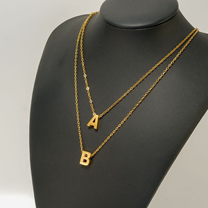 Collar inicial pequeño de acero inoxidable pulido alto, collar de moda chapado en oro con 26 letras mayúsculas para mujer - Product Image 3