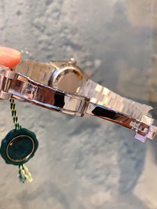 Reloj de Lujo para Hombre con Bisel de Moissanita VVS, Cuarzo, Correa de Goma, Caja de Aleación, Resistente al Agua 20 BAR, Esfera de 41 mm con Indicadores - Product Image 6