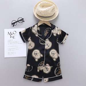 Pijamas Personalizadas para Niñas Pequeñas, Conjunto de Pijama con Estampado de Letras Rosas y Dibujos Animados, Top y Pantalones Cortos de Satén, Lindos Pijamas para Niños - Product Image 4