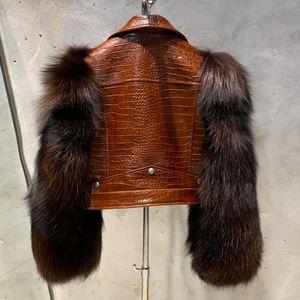 جاكيت نسائي من الجلد الطبيعي للدراجات النارية، جاكيت شتوي بني من الجلد مع فراء، جاكيت جلد بنقشة جلد التمساح - Product Image 2