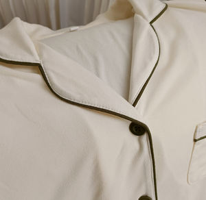 Ensembles de pyjama pour femmes en soie de glace d'été de vente chaude, vêtements de nuit doux et lisses à manches courtes - Product Image 3