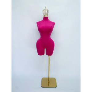 <span class=keywords><strong>Mannequin</strong></span> femme demi-corps recouvert de tissu M003-P-1 avec tête à couronne dorée et support métallique réglable pour présentation en boutique - Product Image 4