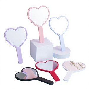 Espejo <span class=keywords><strong>de</strong></span> Mano Portátil con Marco <span class=keywords><strong>de</strong></span> Plástico y Forma <span class=keywords><strong>de</strong></span> Corazón Personalizado al por Mayor, Espejo Pequeño y Bonito para <span class=keywords><strong>Niñas</strong></span>, Regalo <span class=keywords><strong>de</strong></span> Belleza DIY - Product Image 1