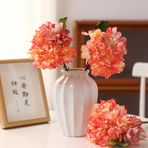 Hydrangea artificielle avec bords brûlés, fleurs en soie plastique rose pour la décoration de la maison et des mariages, haute simulation - Product Image 2
