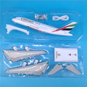 Modelo Desmontable de Airbus A380 de Emirates Airlines con Control de Sonido, 30 cm, Resina ABS con Luz LED Interior, Regalo de Cumpleaños para Niños - Product Image 6