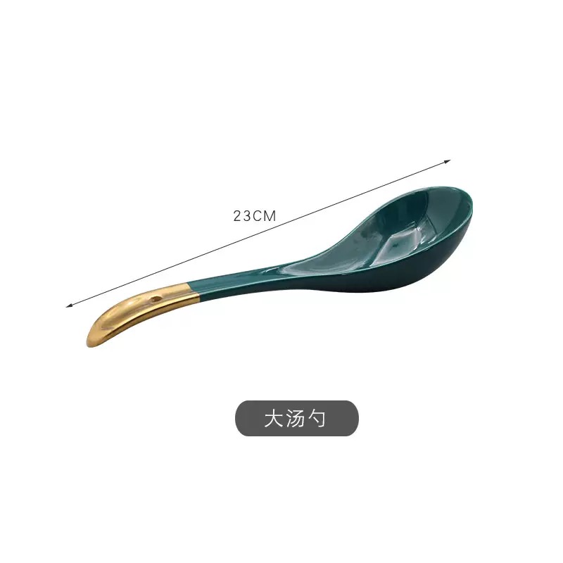 ช้อนซุปขนาดใหญ่