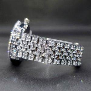 Reloj de Lujo Único para Hombre con Diamantes, Esfera Dorada con Números Árabes, Marca Personalizada, Movimiento de Cuarzo con Zirconia, Correa de 20mm, Esfera con Agujas, Resistente al Agua - Product Image 5