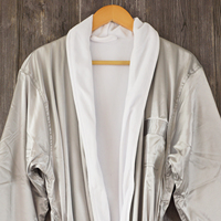Nouvelle conception, robe longue en satin de soie pour femmes, kimono sexy, peignoir pour femmes