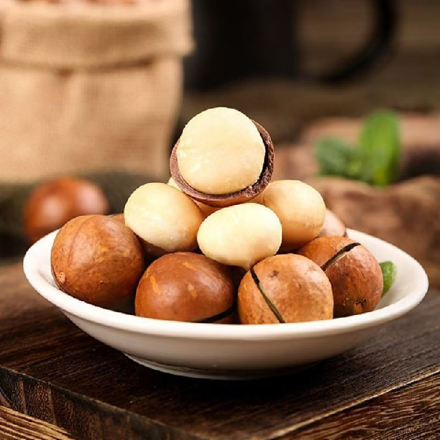 Organic Dried Macadamia Nuts Snack Hot