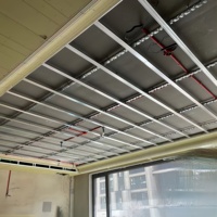 Profilés de plafond en acier léger galvanisé type C, profilés de charpente métallique légère et montants pour la décoration intérieure, usine de construction Dongguan