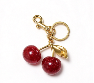 Llavero de mosquetón de resina roja con cereza, cristal de cuarzo, bonito y versátil, colgante para bolso, regalo de cumpleaños, llavero de cereza doble con purpurina roja. - Product Image 2