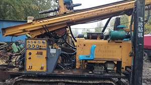 中古ポータブルFY400クローラ式ディーゼルエンジン掘削機、400mボーリング孔水井戸掘削用、コアモーター部品付き - Product Image 2