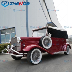 Transporte Especializado de Auto Clásico Rojo con Techo Blanco, Vehículo Retro Vintage en Venta - Product Image 2