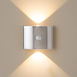 مصابيح حائط مغناطيسية لاسلكية حديثة نوردية قابلة لإعادة الشحن Usb ديكور منزلي ذكي إبداعي بجانب السرير - Product Image 1