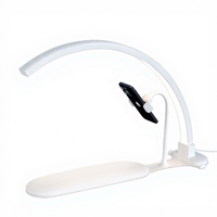 Nouvelle lampe de beauté en métal demi-lune, support de téléphone portable, lampe de bureau pour cils, lampe LED 3 en 1 pour salon de beauté avec repose-bras
