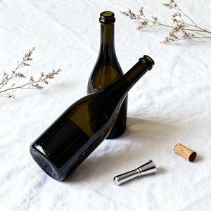 Classique <span class=keywords><strong>vide</strong></span> 500ml 750 ml rond noir marron bordeaux bouteilles de <span class=keywords><strong>vin</strong></span> en verre <span class=keywords><strong>bouchon</strong></span> <span class=keywords><strong>bouteille</strong></span> d'alcool avec liège - Product Image 6