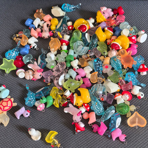 Mezcla aleatoria 100 Uds 3D dibujos animados Kawaii miniatura Animal estatuilla con gancho pequeño juguete para chico lindo adorno de resina Decoración de Pastel de acuario - Product Image 1