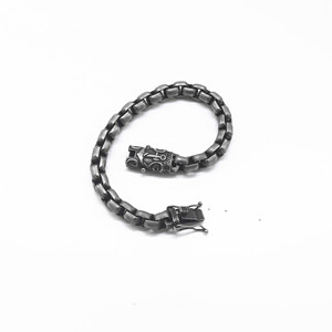 yunnique Pulsera de acero de titanio con diseño geométrico, joyería de regalo unisex - Product Image 4