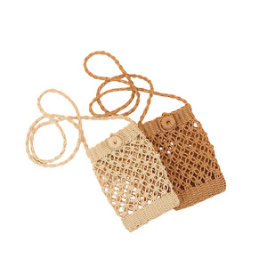 <span class=keywords><strong>Pochette</strong></span> de téléphone <span class=keywords><strong>en</strong></span> <span class=keywords><strong>paille</strong></span> tressée faite main ajourée style bohème <span class=keywords><strong>chic</strong></span> pour l'été, sac bandoulière portable pour les vacances à la plage - Product Image 1