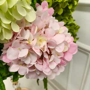 Elegante Arreglo Floral Artificial <span class=keywords><strong>de</strong></span> Hortensias Verdes y Rosas, Orquídeas Blancas y Flores Exóticas sobre un Soporte Dorado - Product Image 5
