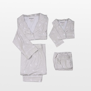 Ropa de estar por <span class=keywords><strong>casa</strong></span>, pijamas de bambú a juego para toda la familia, ropa de dormir para niños, moda estampada, venta al por mayor, conjunto de ropa de <span class=keywords><strong>casa</strong></span> para bebé, verano y otoño - Product Image 3