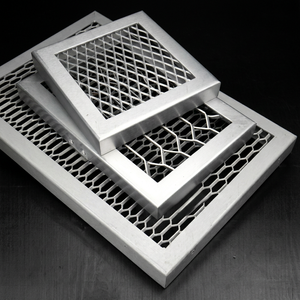 Revêtement en aluminium maillé, plaque métallique à clipser, utilisé pour les murs extérieurs des bâtiments - Product Image 1
