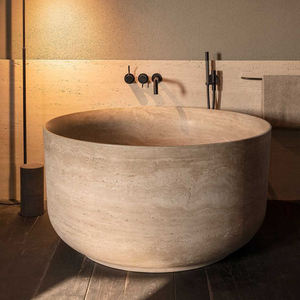 Baignoire élégante en porcelaine émaillée écologique avec surface texturée pour une ambiance de salle de bain moderne rustique-chic et un massage - Product Image 1