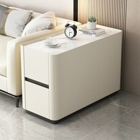 Meuble d'appoint en bois massif avec rangement, design moderne et minimaliste pour salon d'appartement
