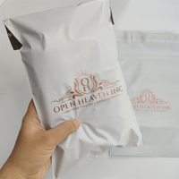 Sacs d'expédition personnalisés blancs mats de luxe pour vêtements, sacs d'emballage en polyéthylène imprimés avec logo, sacs de messagerie personnalisés en polymère